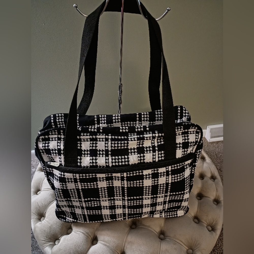 THIRTY ONE Away For The Weekend, Houndstooth Plaid, NWOT, Black And White
